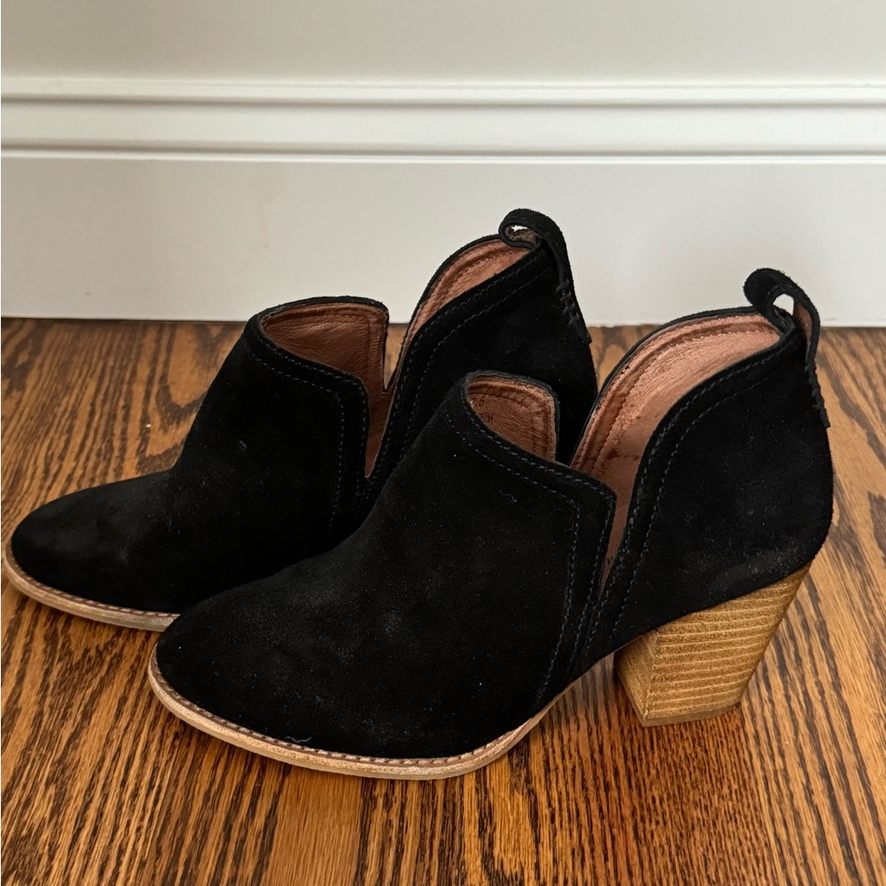 Women’s Rosalee 7.5 bootie new.